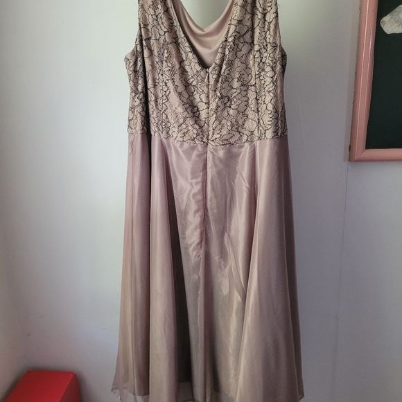 Gorgeous Cocoa Lace chiffon dress - Picture 2 of 4